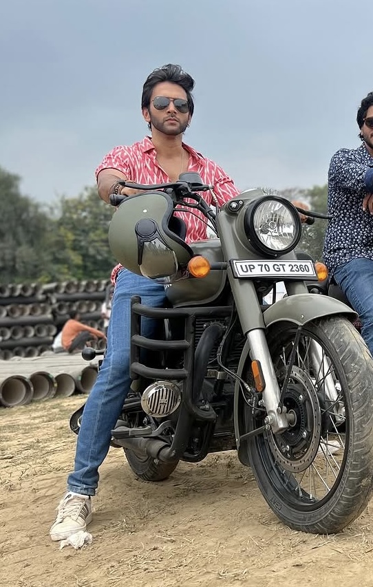 “ओम का किरदार बिल्कुल भी मुझसे मिलता जुलता नहीं है”: मिश्कत वर्मा ने ‘राम भवन’ के लिए अपनी भूमिका और प्रयागराज में शूटिंग के बारे में बात की
