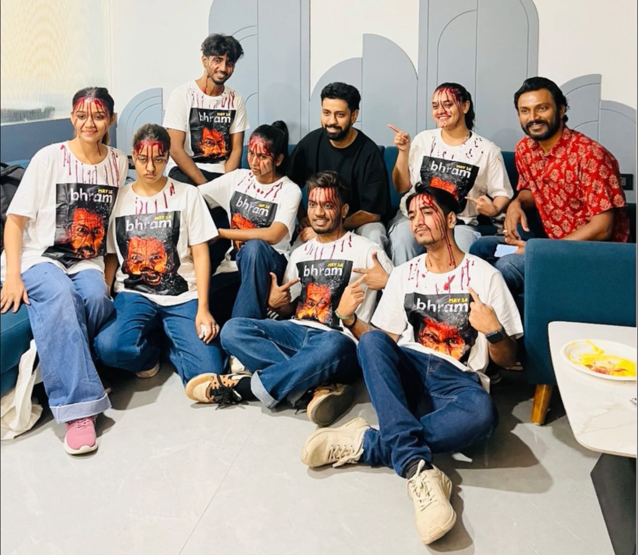 गुजराती फिल्म इंडस्ट्री में पहली बार इंस्टाग्राम गेम, मोशन सेंसर और फ्लैश मॉब के जरिए “भ्रम” फिल्म का अनूठा प्रमोशनल प्रस्तुतीकरण