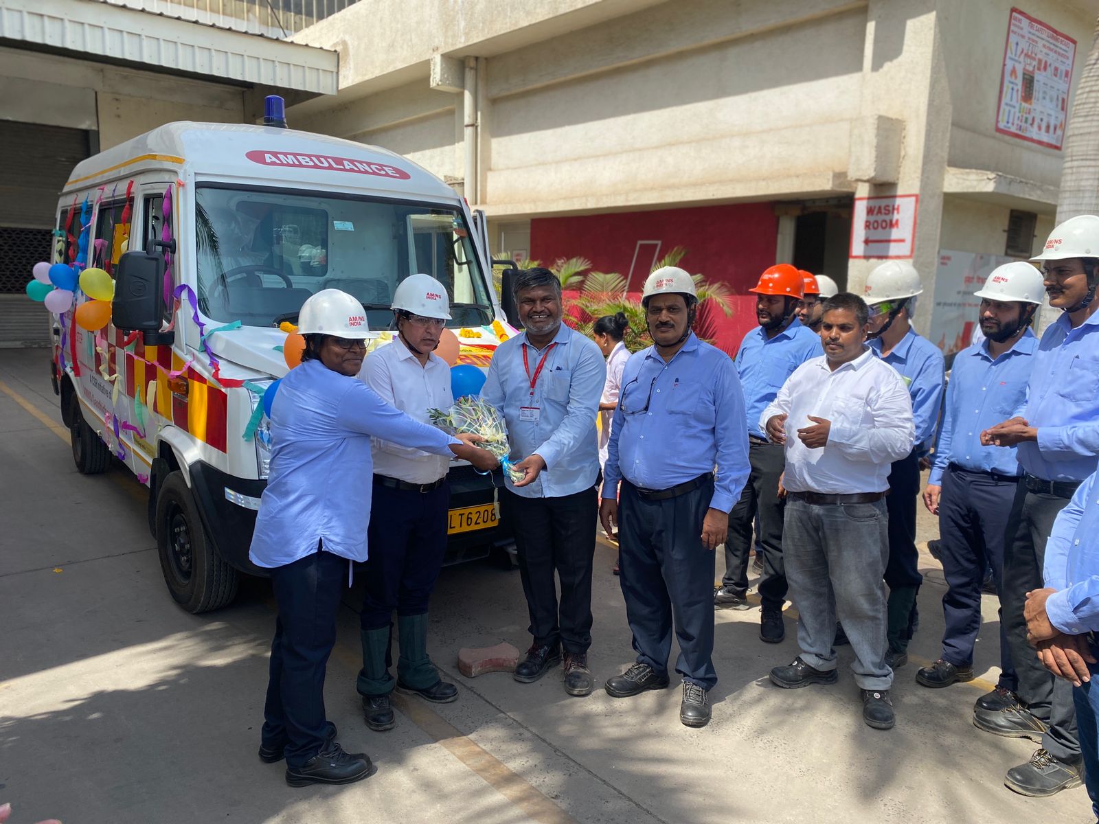 AM/NS इंडिया द्वारा गांधीधाम में मोबाइल मेडिकल यूनिट शुरू, स्वास्थ्य सेवा को बनाया अधिक अनुकूल