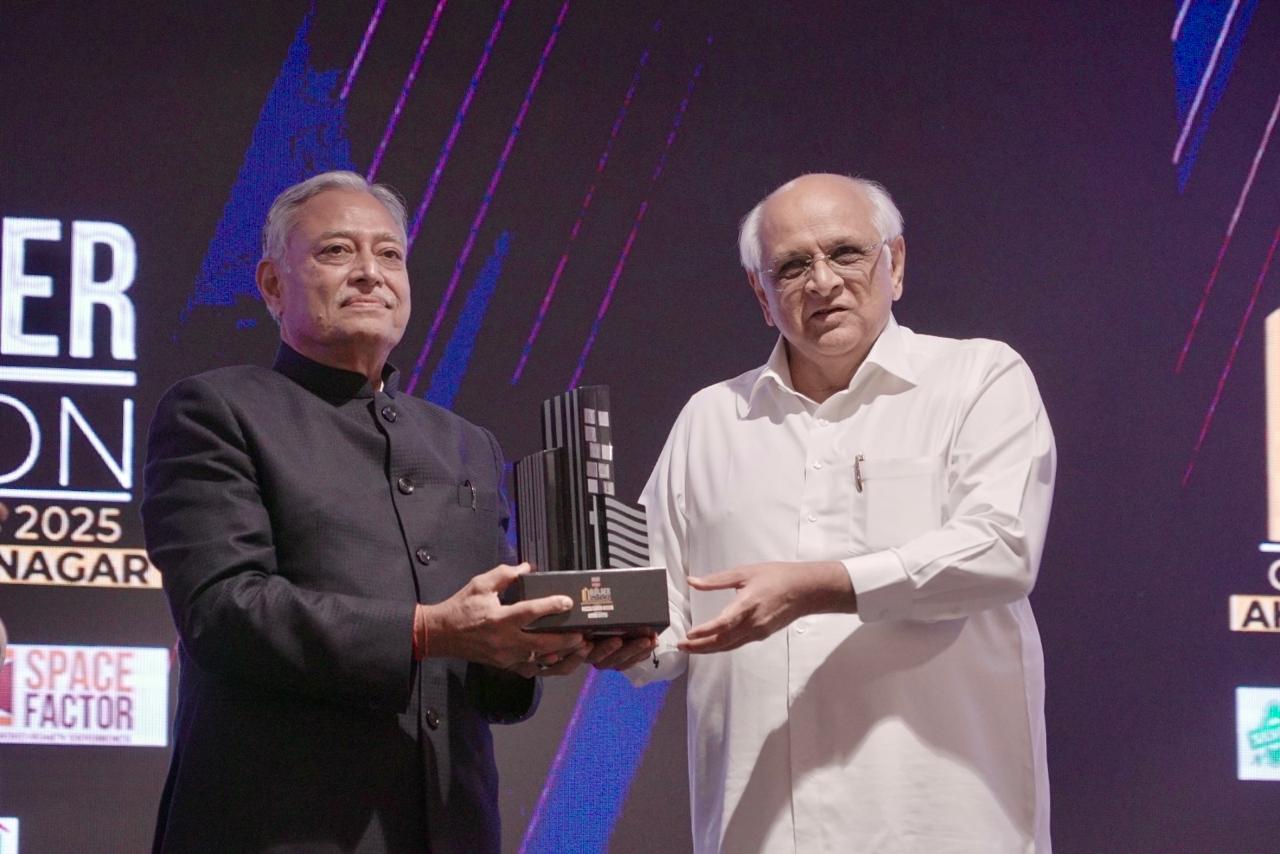 गुजरात के मुख्यमंत्री ने ‘ओमेगा एलिवेटर्स’ को ‘बिल्डर ऑफ द नेशन’ अवार्ड से किया सम्मानित