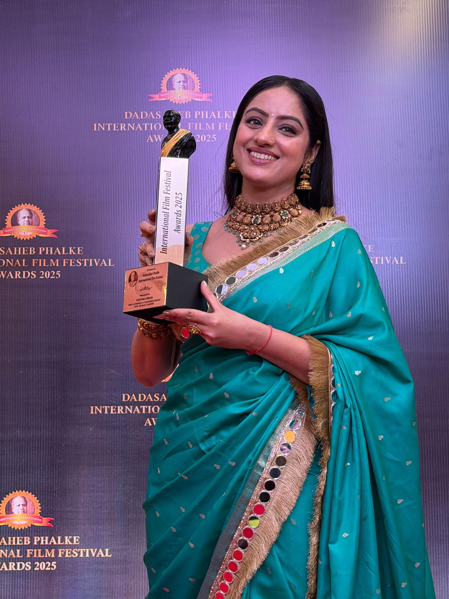 दादासाहेब फाल्के अवॉर्ड जीतने के बाद दीपिका सिंह ने कहा –कलर्स के‘मंगल लक्ष्मी’ ने बदला मेरा कॅरियर, बना टर्निंग पॉइंट