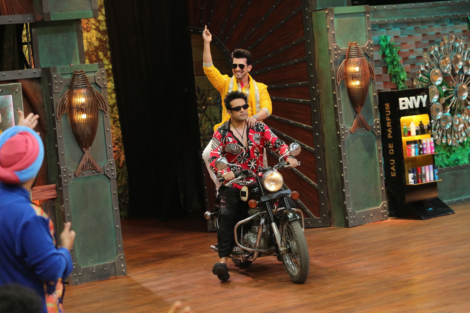 लोहड़ी का उत्सव हुआ और भी खास, जब अर्जुन बिजलानी ने तेजस्वी प्रकाश के साथ कलर्स के ‘लाफ्टर शेफ़्स अनलिमिटेड एंटरटेनमेंट’ में करण कुंद्रा की जगह ली