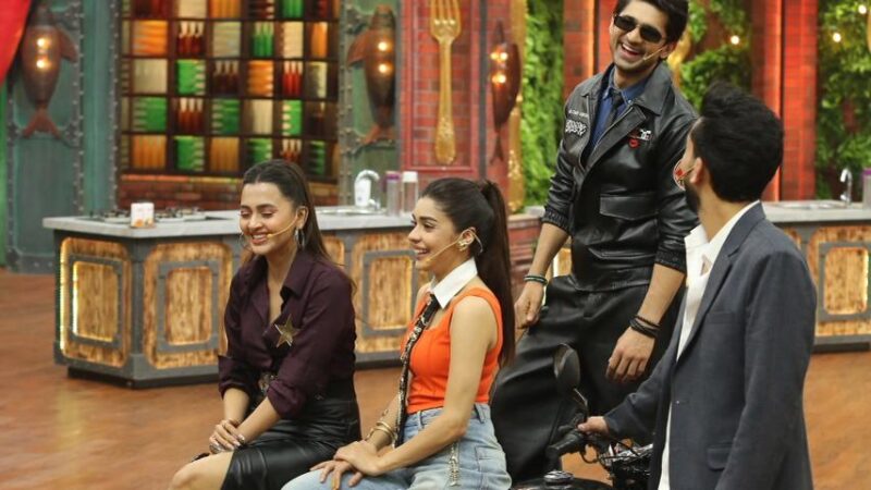 कलर्स के ‘लाफ्टर शेफ्स अनलिमिटेड एंटरटेनमेंट’ में रोमांस का तड़का, एल्विश यादव और अभिषेक कुमार ने किया सनी लियोनी के साथ डेट के लिए मुकाबला