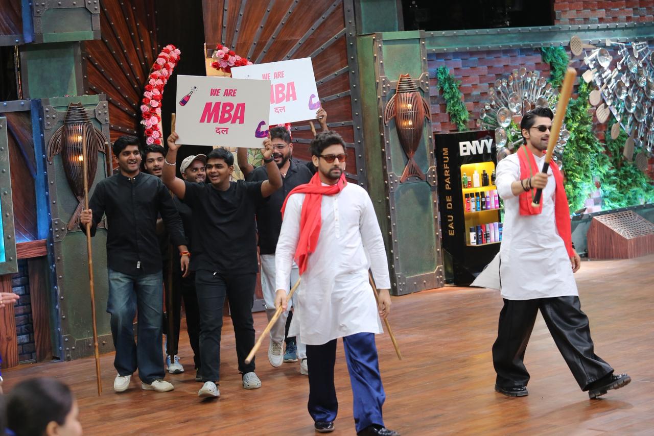 किचन में पनप रहा प्यार! राहुल वैद्य ने प्रपोज़ डे बैश के साथ कलर्स के ‘लाफ्टर शेफ्स’ में एंट्री मारी