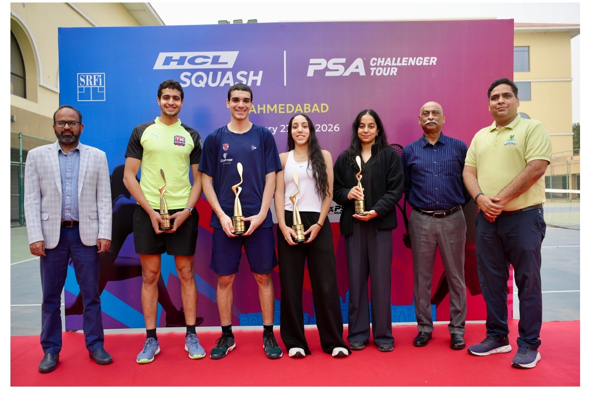 अहमदाबाद में एचसीएल स्क्वैश पी.एस.ए चैलेंजर इंडियन टूर के विजेता मिस्र के खिलाड़ी फरीदा वालिद और सैफ रिफाई रहे