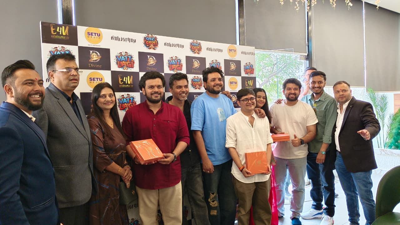 EFORU एंटरटेनमेंट की आगामी गुजराती फिल्म ‘वाट लागी’ का शुभ मुहूर्त, फिल्म में दिखेगा कॉमेडी और सस्पेंस का जबरदस्त तालमेल
