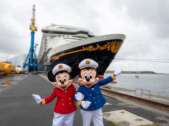 डिज़्नी एडवेंचर सिंगापुर से अपनी पहली यात्रा पर निकला