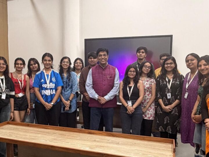 कॉपीराइटिंग सिर्फ एक स्किल नहीं, बल्कि सोचने का तरीका: कर्णावती विश्वविद्यालय के यूनाइटेडवर्ल्ड इंस्टीट्यूट ऑफ कम्युनिकेशन एंड एडवर्टाइजिंग में मनोज शर्मा का लेक्चर