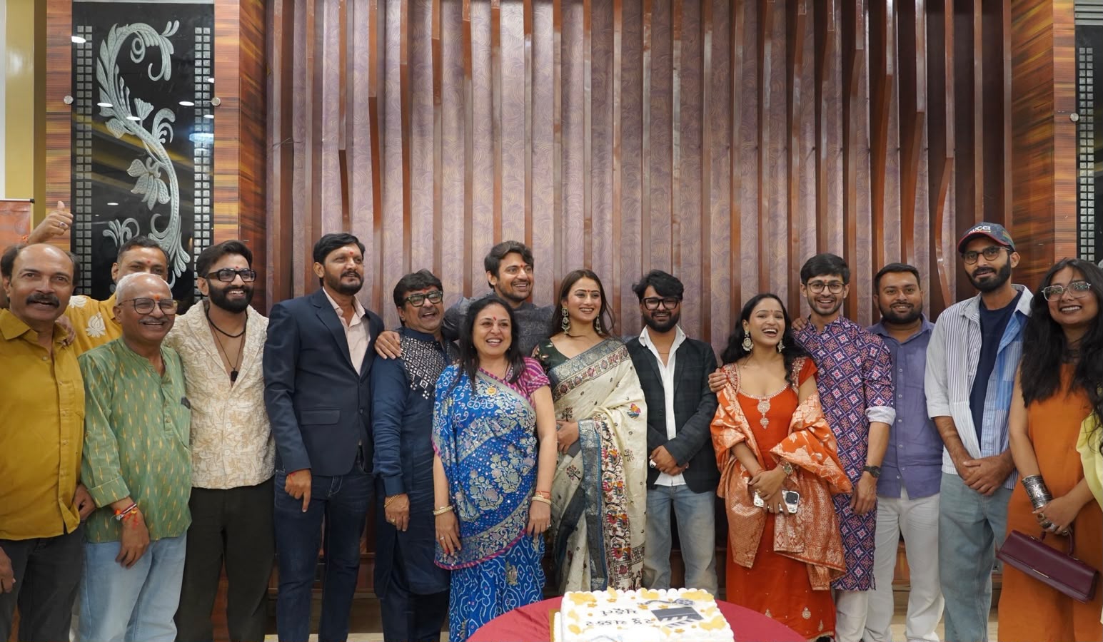 केतुदादा एंटरटेनमेंट की नई गुजराती कॉमेडी फिल्म ‘रफूचक्कर’ का अहमदाबाद में भव्य मुहूर्त संपन्न